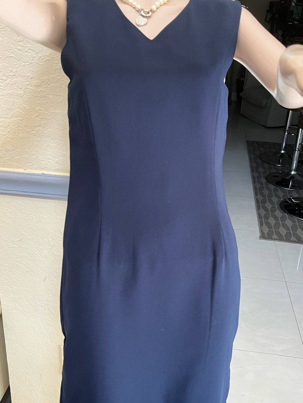 Sleeveless V-Neck Midi Sheath Dress in Navy